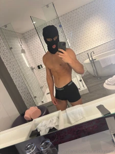 First post got a spot downtown to film some content with my boy so part 1