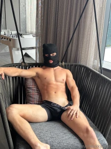 First post got a spot downtown to film some content with my boy so part 10