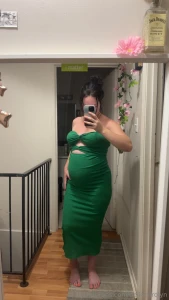 Me trying to stay sexy about 9 months pregnant