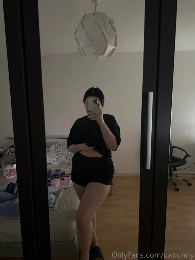 I m not wearing anything under this wanna guess what color it is 