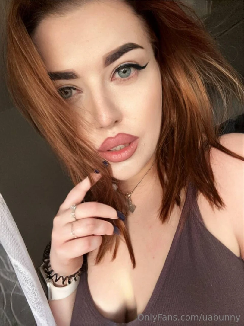 I love this makeup on me my lips are like a ripe cherry juicy and 