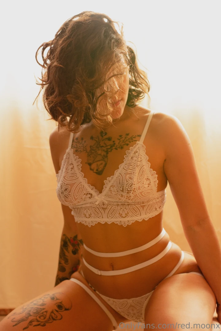 For these photos and for the ones you unlock by sending me a little part 1 