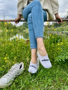 Airing out my hiking feet i decided to continue the hike without socks part 6