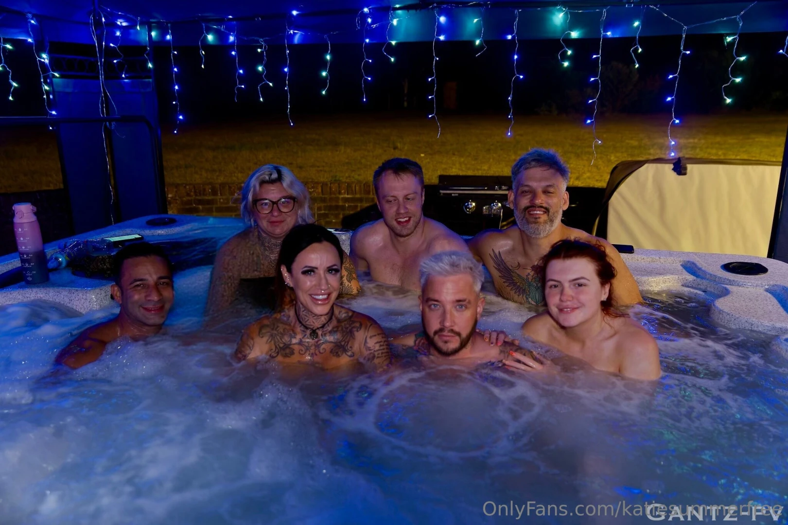 Who loves a hot tub with friends miss_crude markgotham83 jasminebrooks 