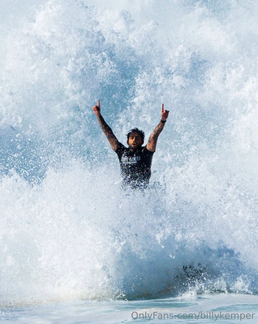 Victory an incredible shot captured at the recent eddie aikau at 