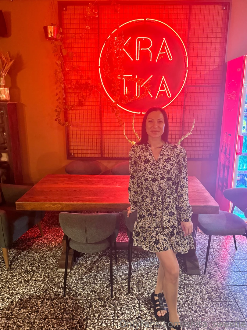 Hey there darlings had the most fabulous dinner under the sultry glow 