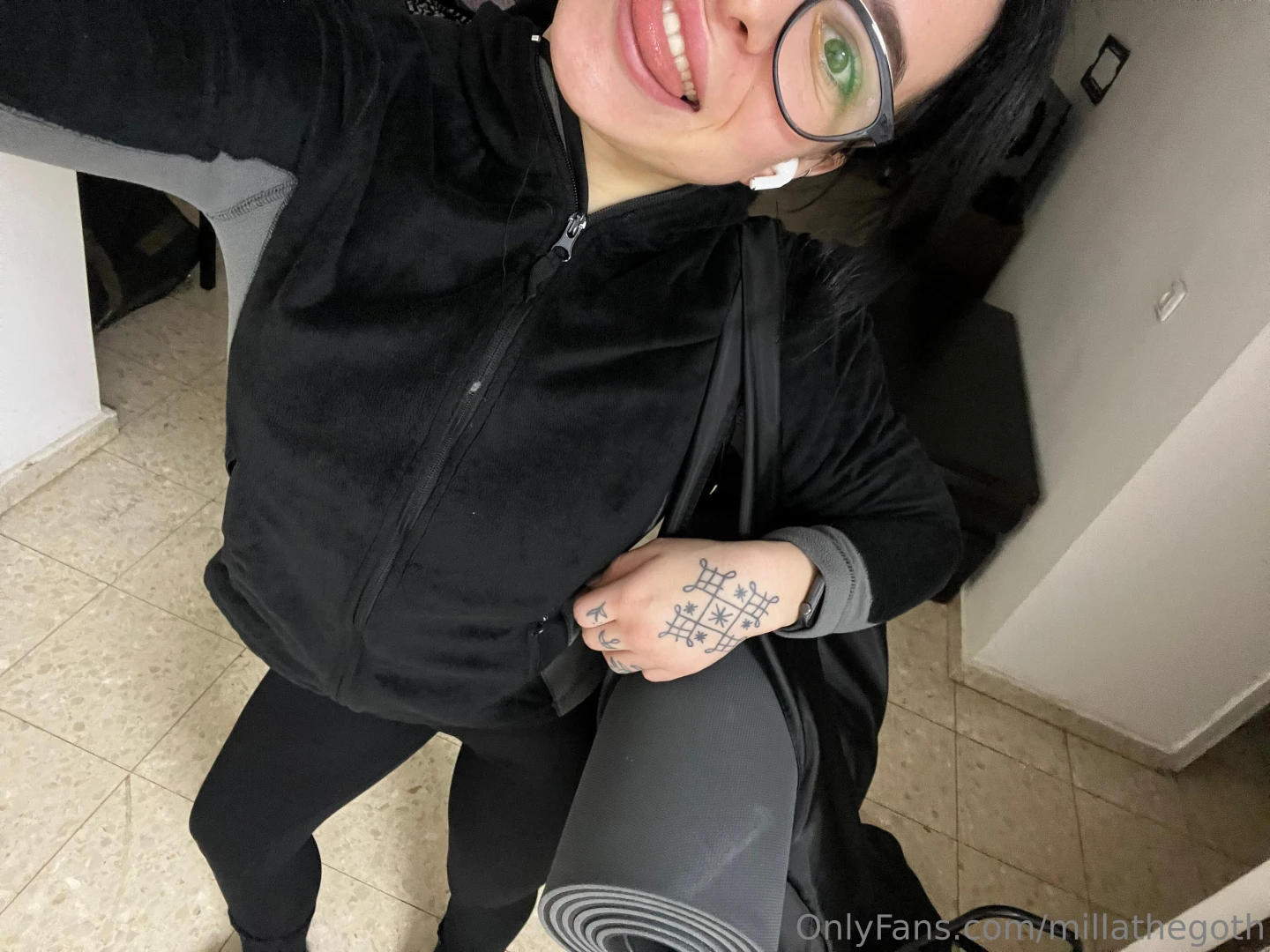 Caught a vibe and maybe a few glances too 