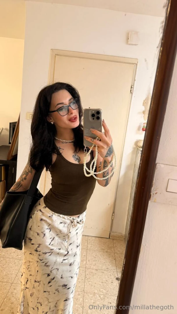 Do i have the vibe of a quiet librarian 