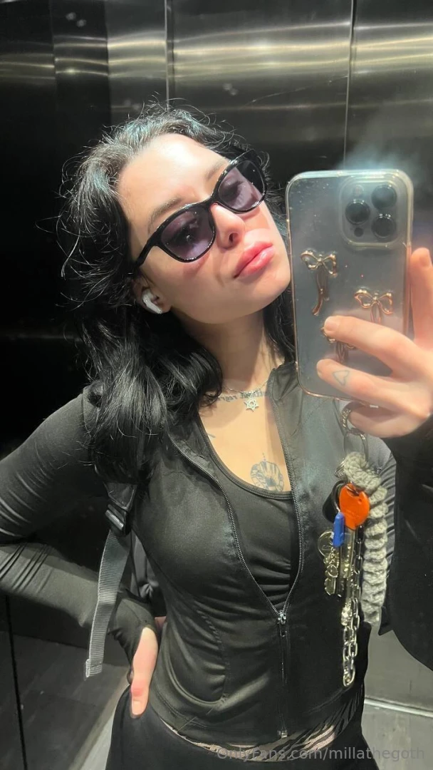 Mirror says i m ready gym better be too 