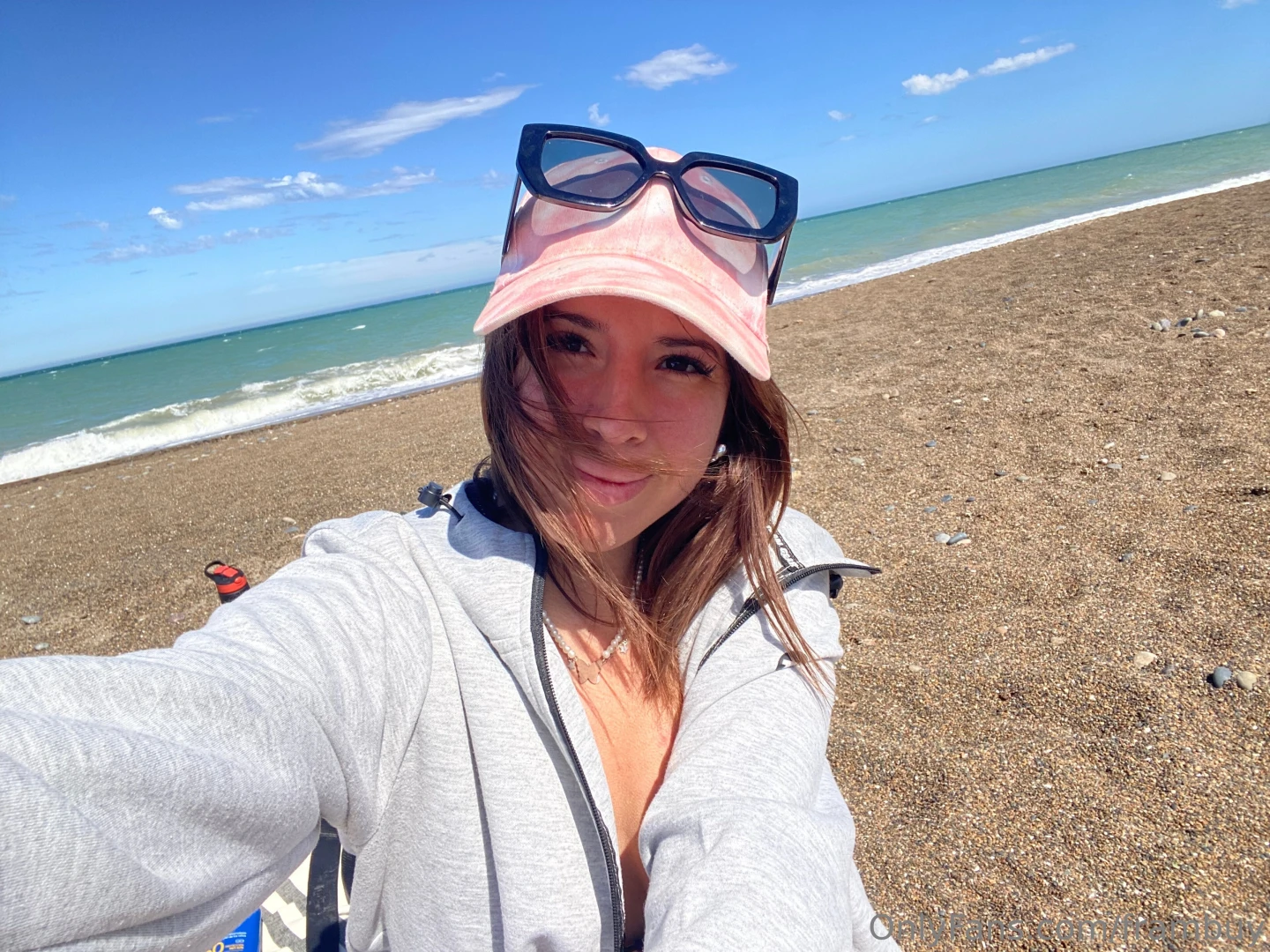 Another thing i like a lot is the beach what do you like 