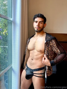 Mi ropa interior por el frente y por abajo part 1