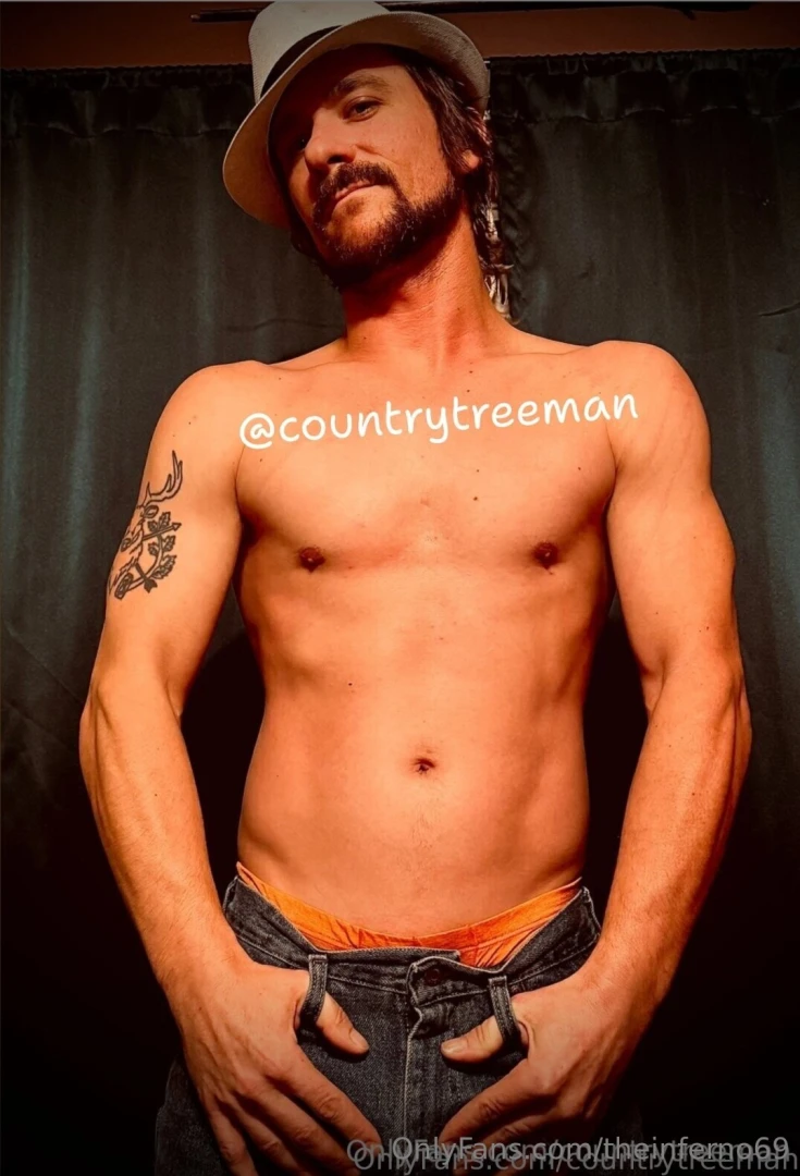 Sexykdaddy here to have fun and make you cum countrytreeman 