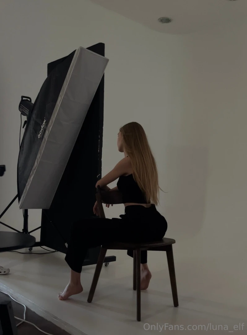 The atmosphere of a photo shoot is always captivating 