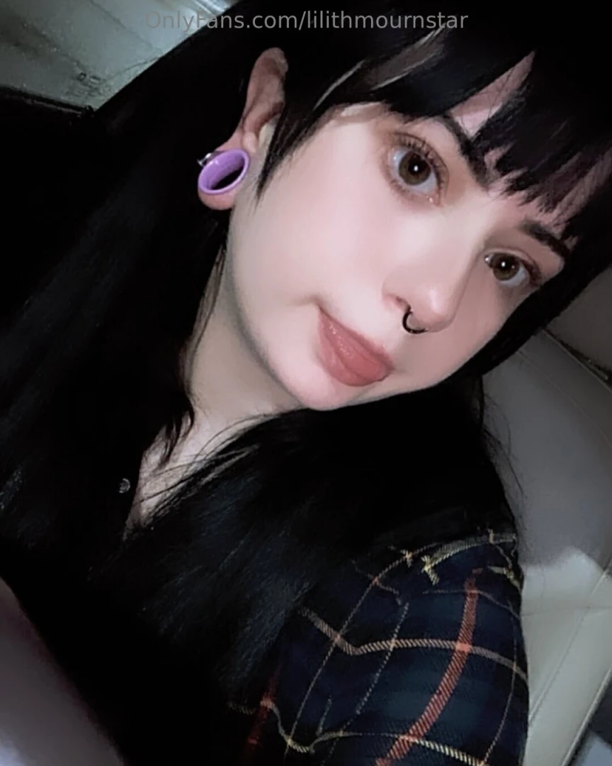 Hmu if ur tryna see sum noodz in exchange for sum moneyzz 