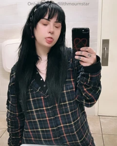 Hmu if ur tryna see sum noodz in exchange for sum moneyzz part 1