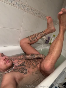 Sexy regards from my bath