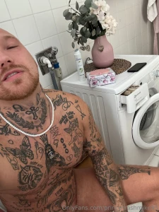 Happy day enjoy my clips babe and leave a like as well for me