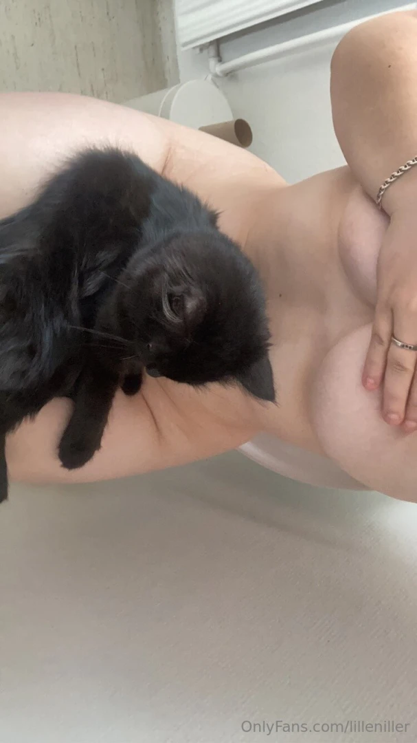 Andre der ville med ud p toilettet 