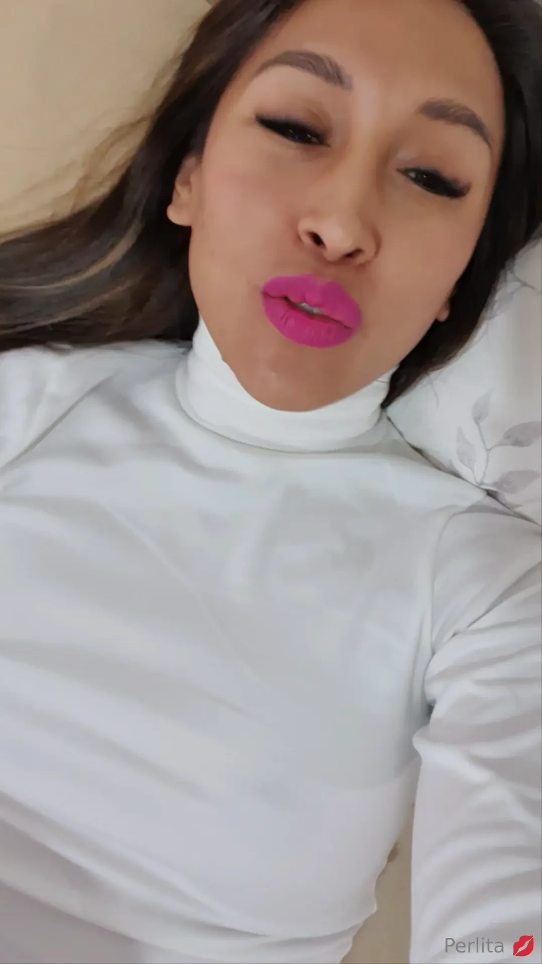 Holidays for this horny lady 