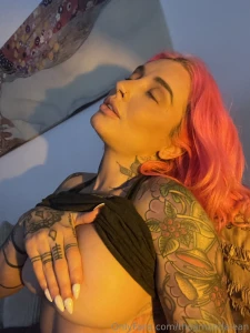 The sun is too lucky it gets to kiss me