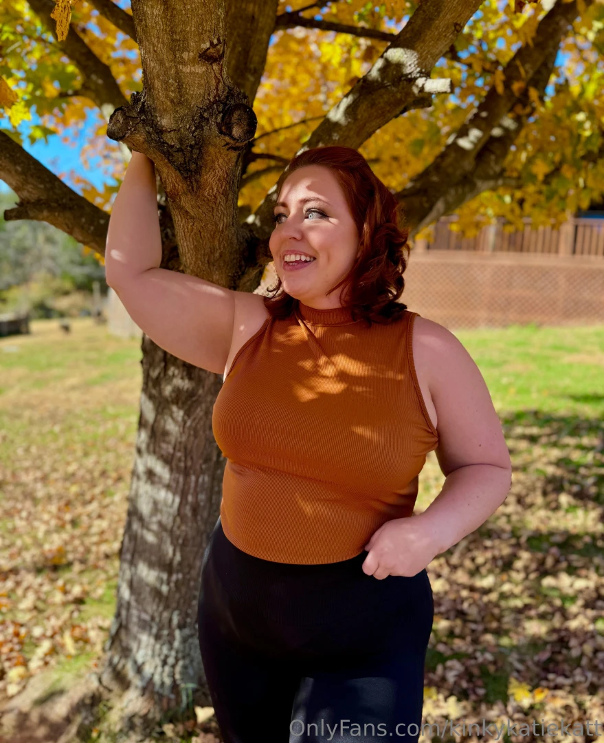 Did you know that i take video chat bookings and custom video requests 