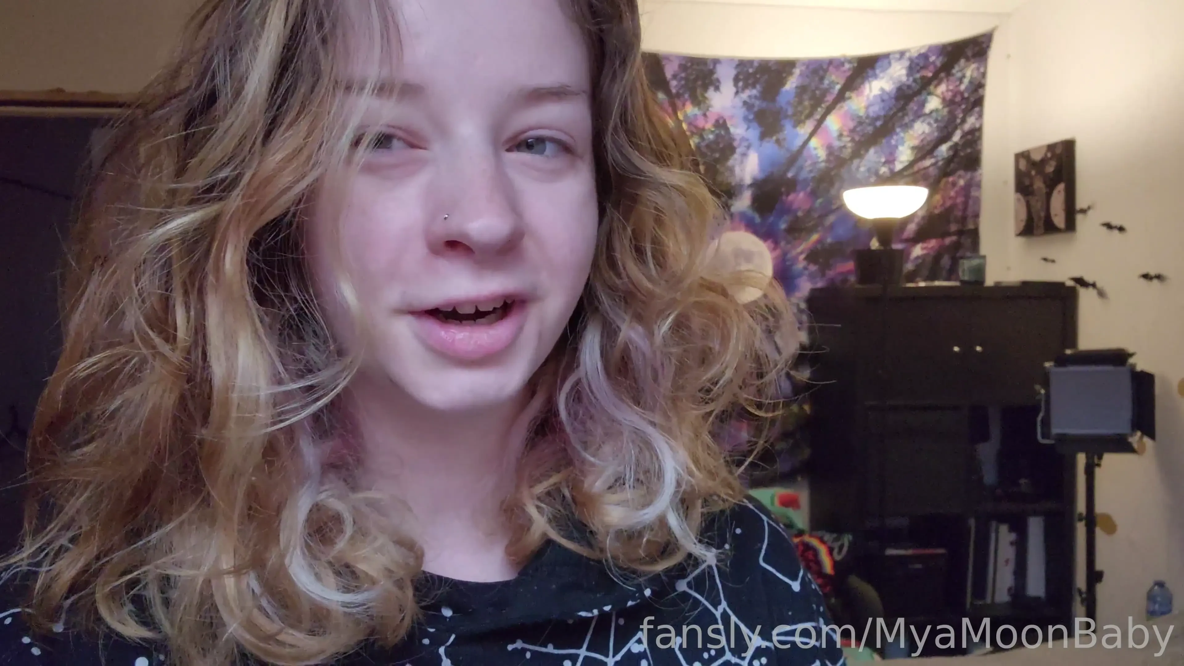 I m awakkkeee goodmorning petite alt greeneyes fyp 