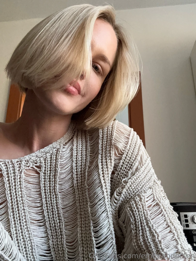 Jeg er alene hjemme igen kan du varme mig op med nyhederne 