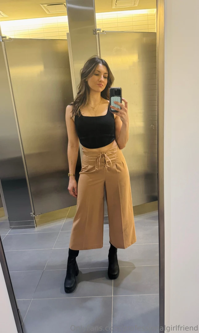 Ootd you weirdos ps people are lovin my two min pov vid i dropped last 