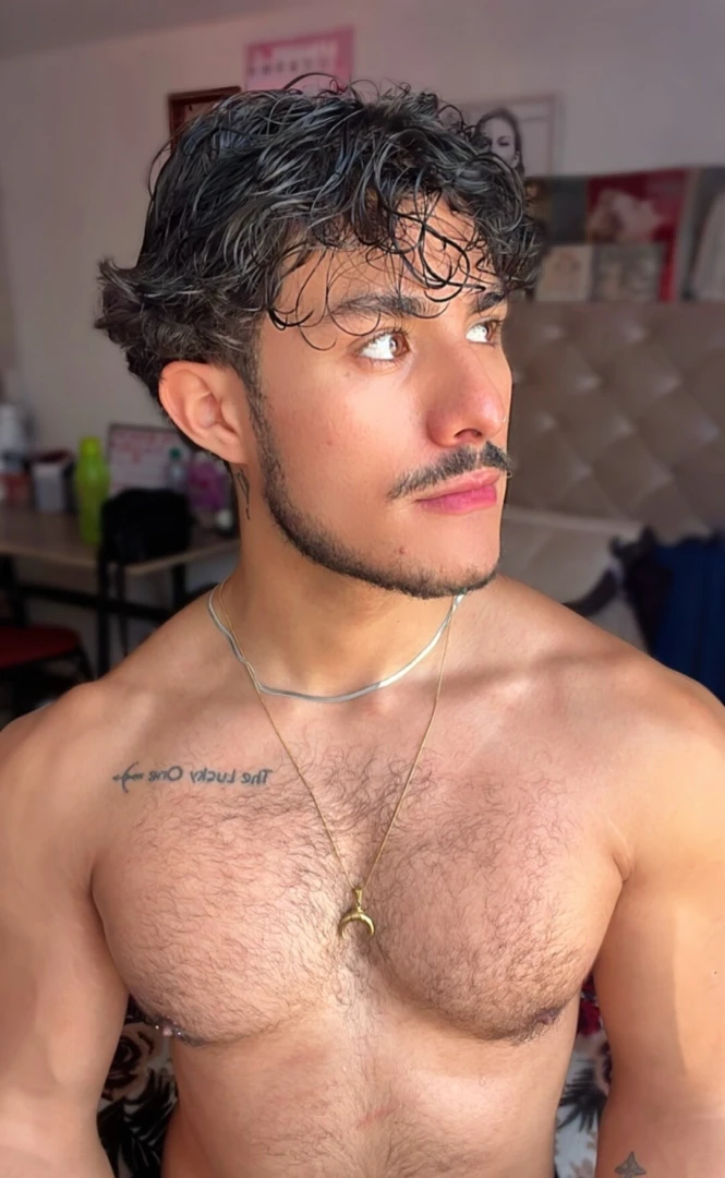 Con ganas de alguien que comparta mi amor al sol encima de mi pecho part 1 