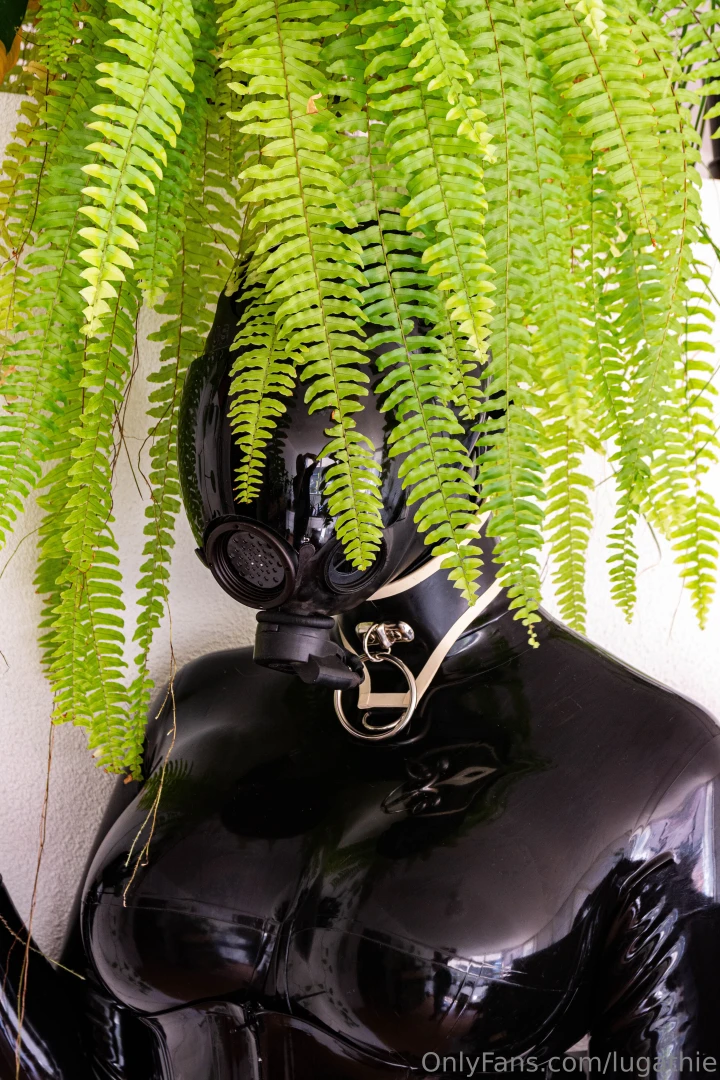 Salut tous mon tout premier post sur onlyfans j ai h te de pouvoir cr part 3 