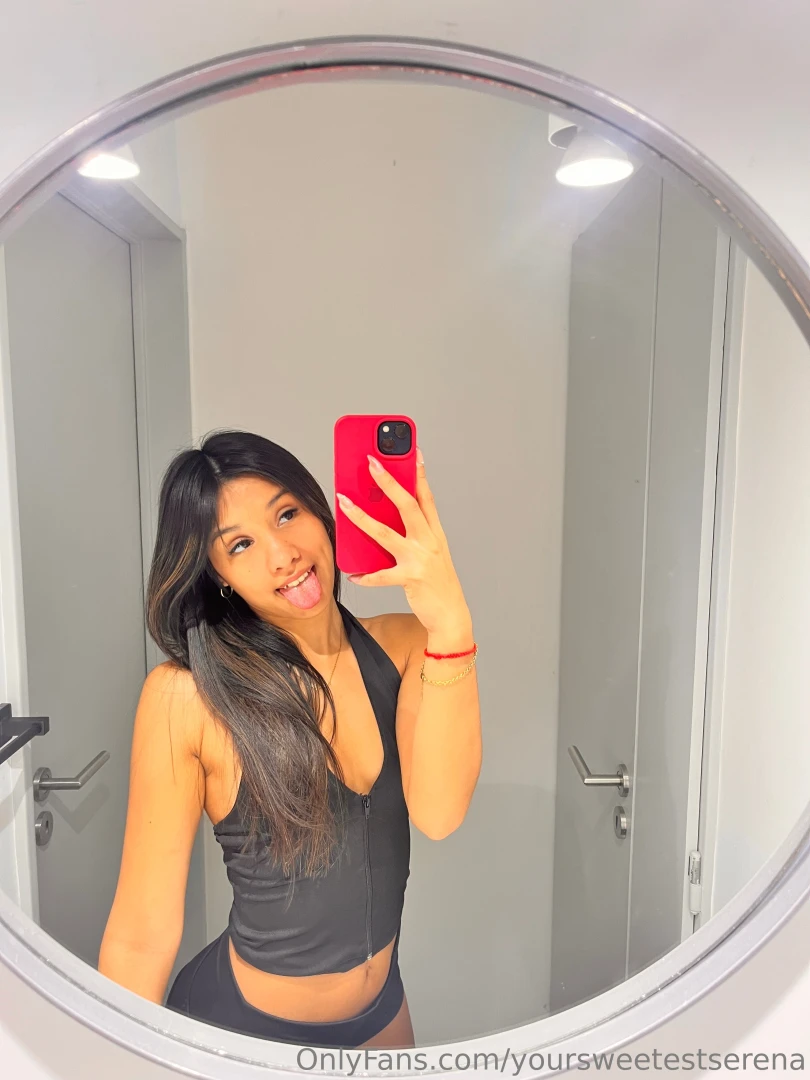 Haha dont mind my silly faces this is how i distract myself from the part 3 