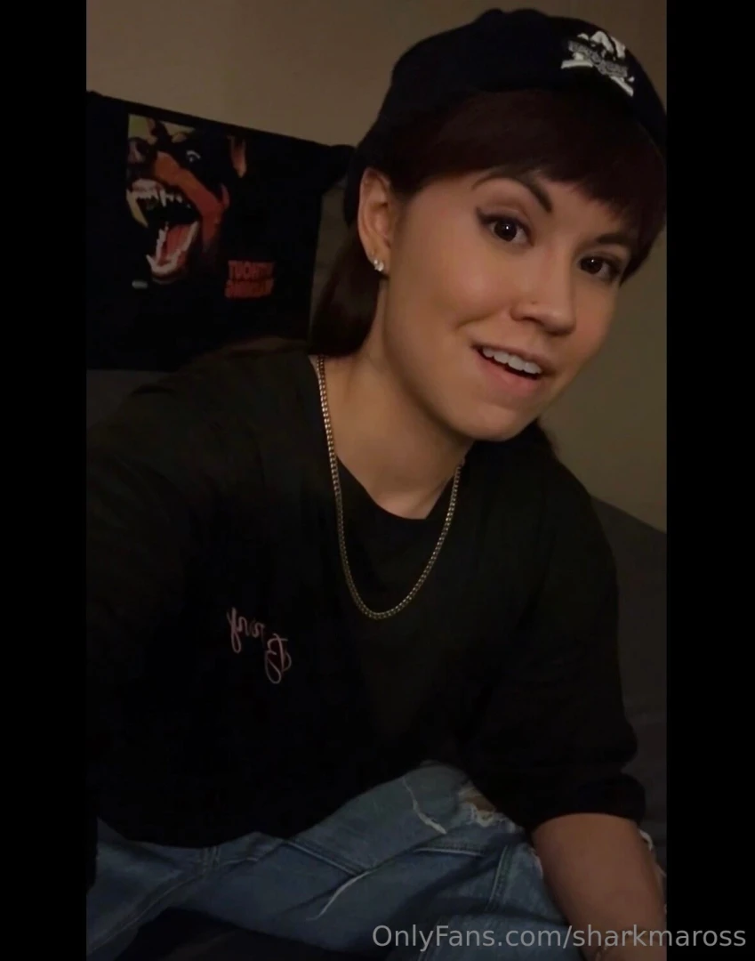 Unlock my content to see more of me 