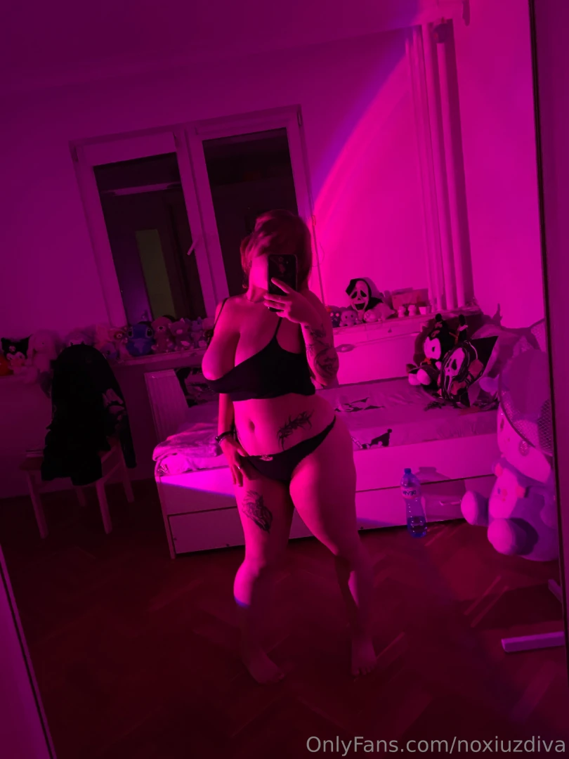 Look how cute my new room is p 