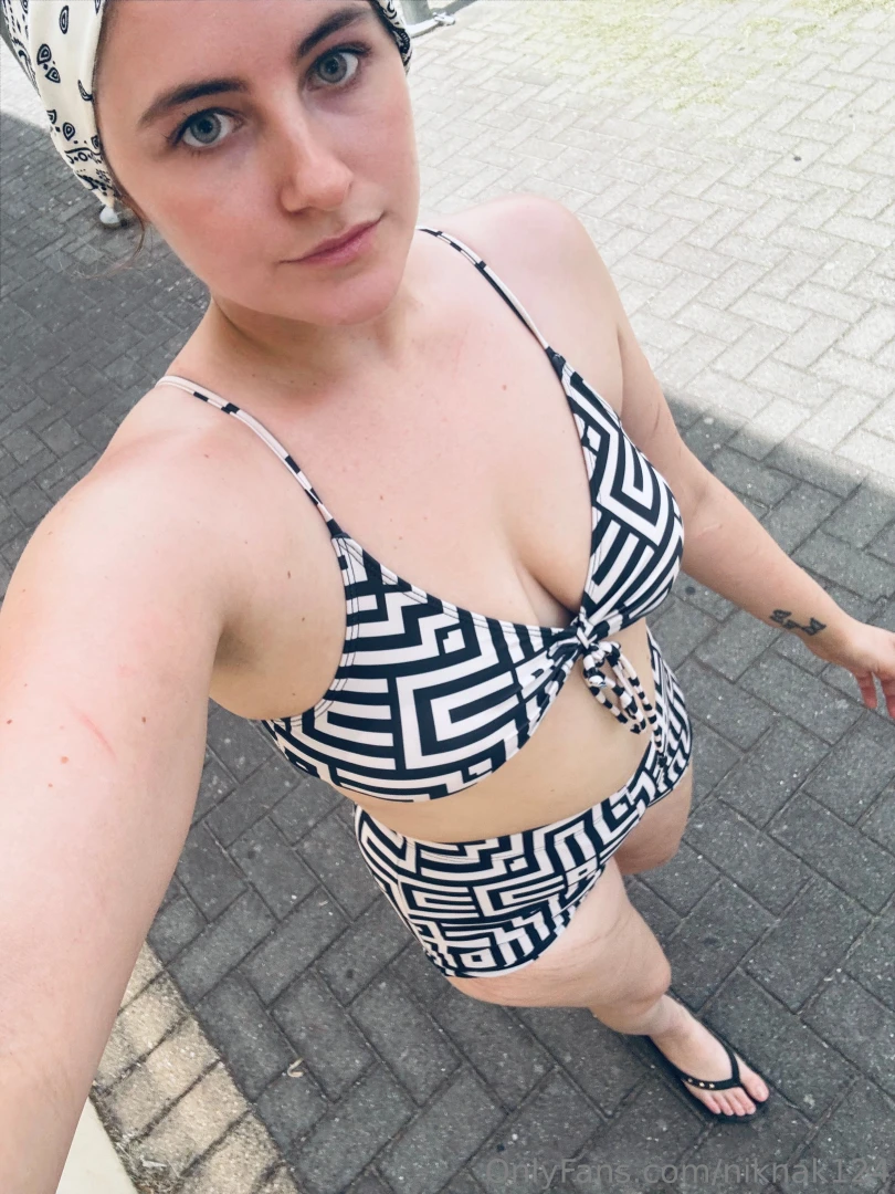 Was a fantastic day for a swim in the pool part 1 