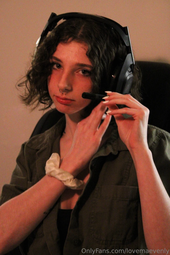 Had to get a cute gaming set i like fps video games and porn swipe to part 1 