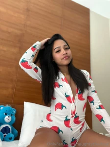 I was so horny in this i started touching myself right after this pic part 1