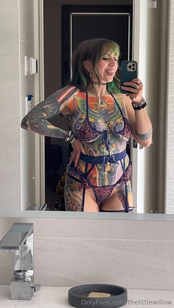 Hello my loves i am back i am so sorry for the break - school work and 