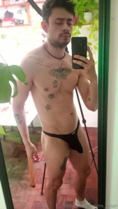 Amo las tangas no s c mo esconde toda mi pija part 1