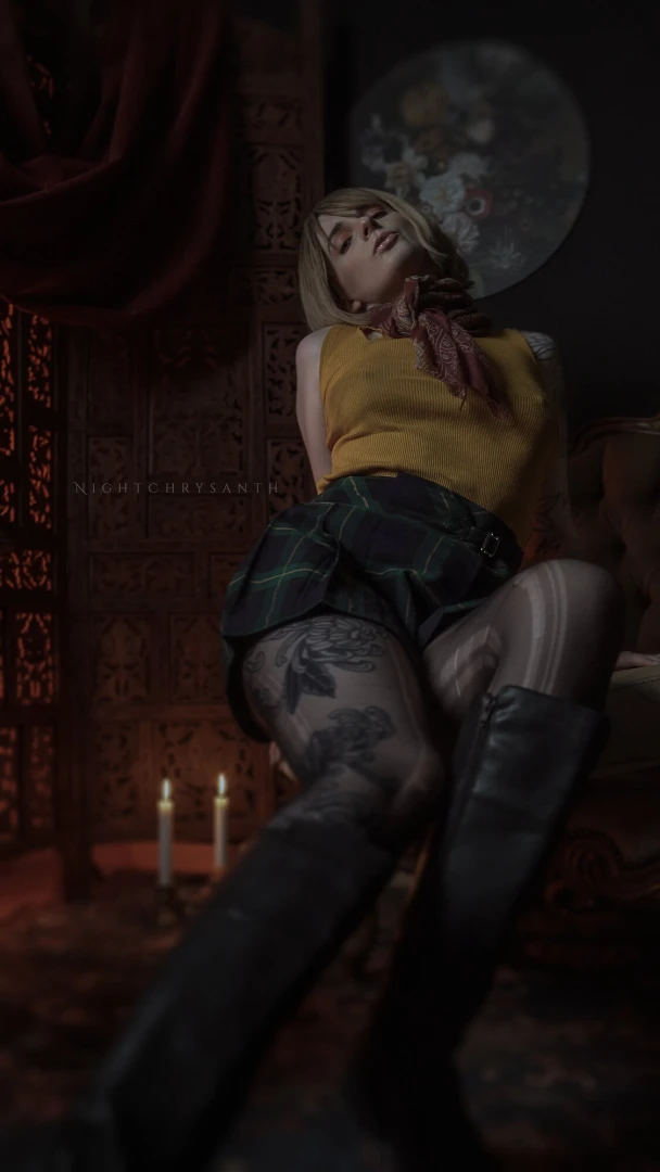 The 17 photos from this set are now all up on my exclusive sites now 