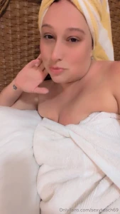Fresh out of the shower on vacation come keep me company in this bed