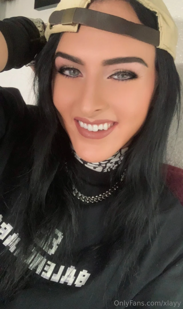 I got spanked red for getting caught having dicc amp had to give up my part 5 