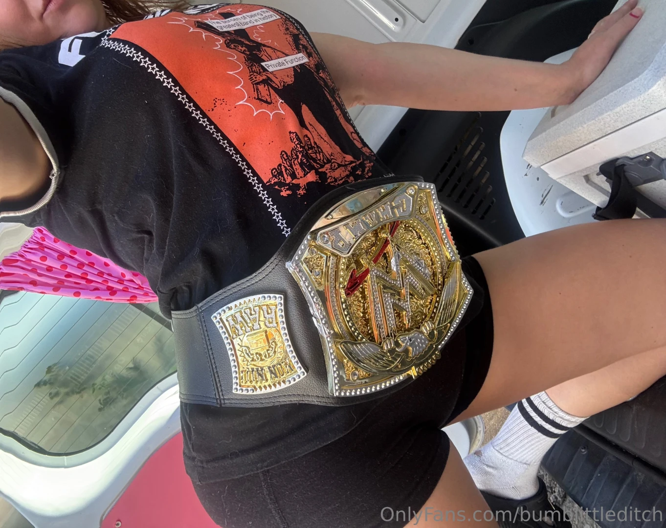 Happy wrestlmania to all my smelly marks 