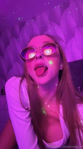 Tease with a grin ready to pull you into my night