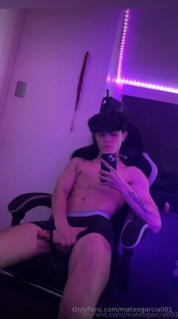 Get on your knees and enjoy 