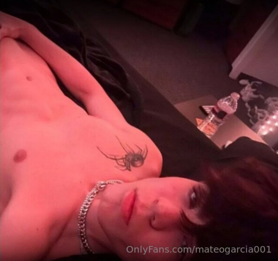 Bored slide into my dms 