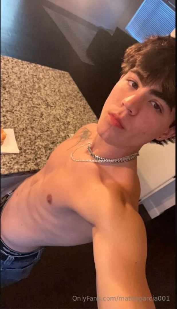 Look at my eyes and get on your knees 