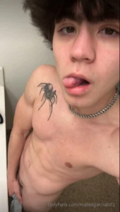 Hmm where should i put my tongue