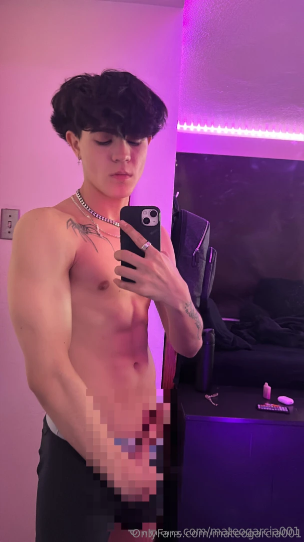 Just me lit just right feeling myself and thinking about who s 