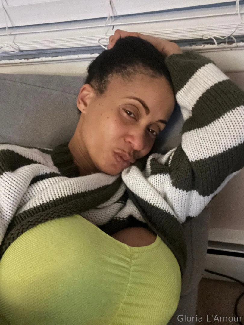 Who likes close up bimbo tits 