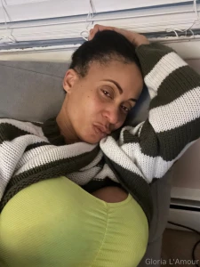 Who likes close up bimbo tits